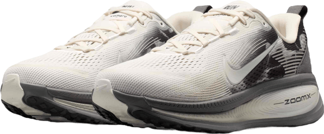 Nike Vomero 18 SE Women's Road Running Shoes