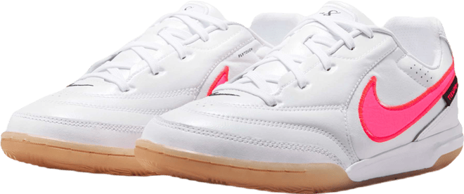 Nike Jr. Tiempo Streetgato Lav fotballsko til innendørsbane/gate til store barn