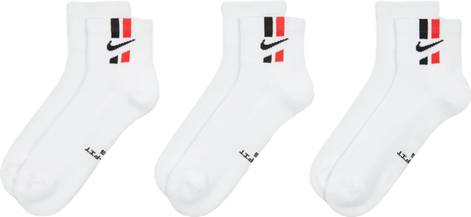 Nike エブリデイ エレベーテッド アンクル ソックス (3足)