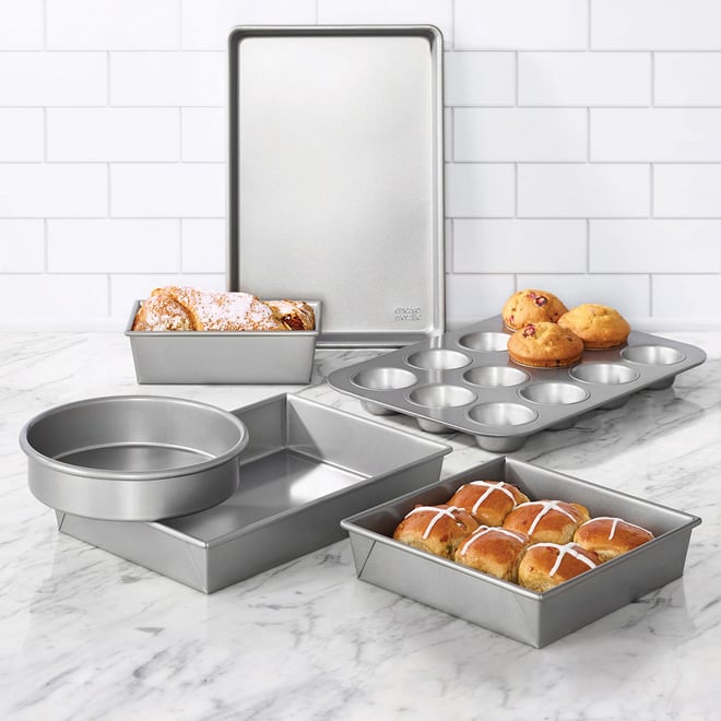 Chicago Metallic 3-Piece Professional Non-Stick Round Cake Pan Set