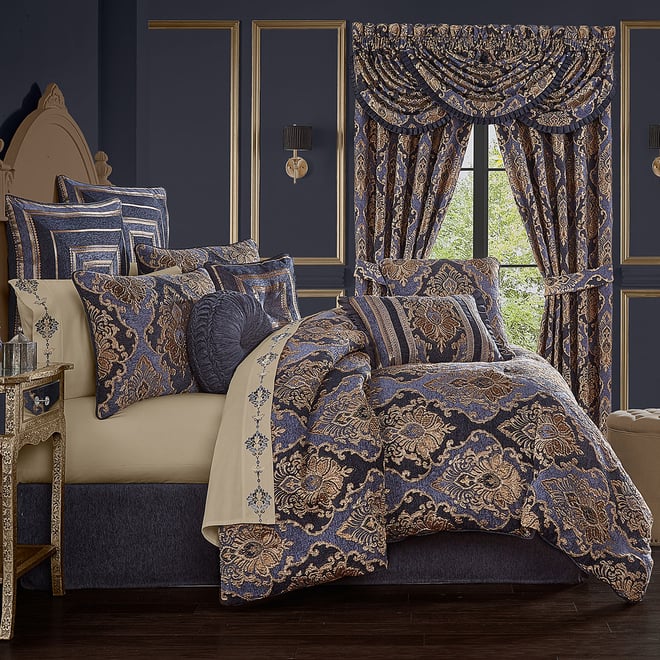 Five Queens Court Woodstock 4-pc. Damask + Scroll Comforter Set
