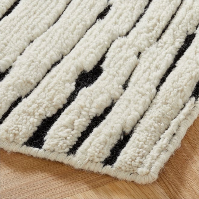 Larvic White Wool Hand-Knotted Scandinavian Rug